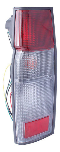 Farol Trasero Nissan Terrano D22 2002 2010 Izquierdo Rojo
