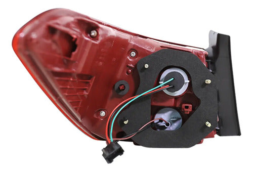 Farol Trasero Kia Rio Sedan 2018 2022 Derecho Rojo