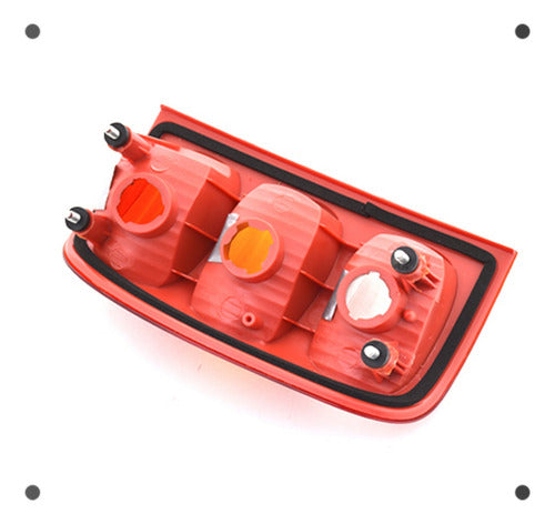 Farol Trasero Derecho Mahindra Pik Up 2.2 Pick-up 2011 2017