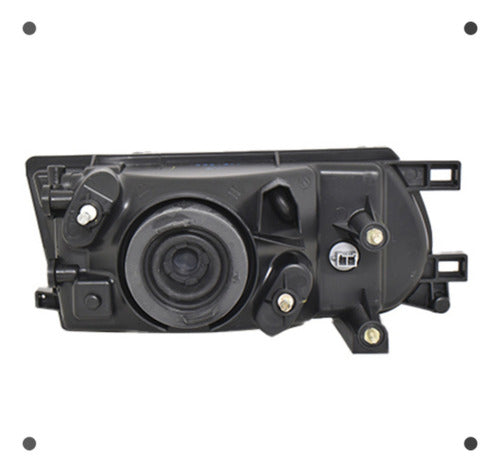 Optico Izquierdo Nissan V16 1.6 4x2 Sedan 2005 2010
