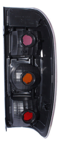 Farol Trasero Derecho Mazda Bt50 2.5 Wlat 2wd 2006 2009