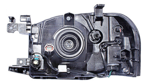 Optico Derecho Nissan Terrano D22x 2.4 Ka24de 2010 2013