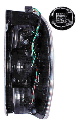 Farol Trasero Derecho Mazda Bt50 2.5 Wlat 2wd 2006 2009