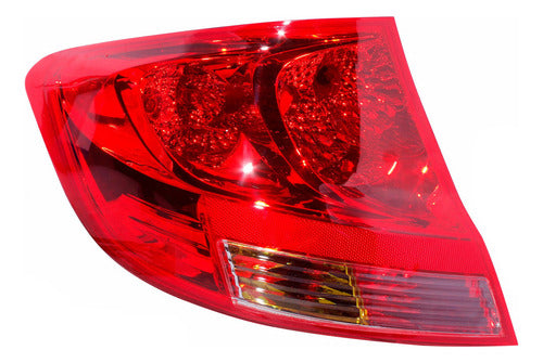 Farol Trasero Izquierdo Chevrolet Sail 1.4 F14d 2011 2015