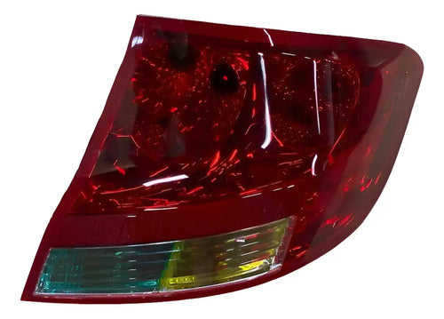 Farol Trasero Chevrolet Sail 2011 2015 Derecho Rojo