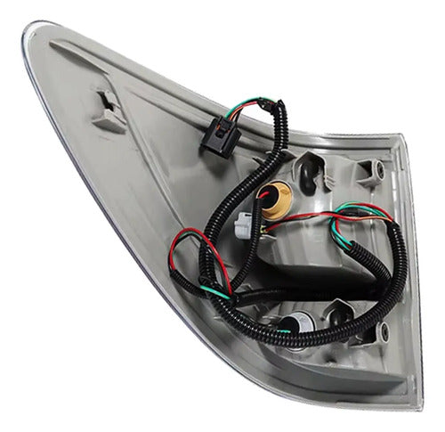 Farol Trasero Exterior Mazda Bt50 2013 2015 Derecho Rojo
