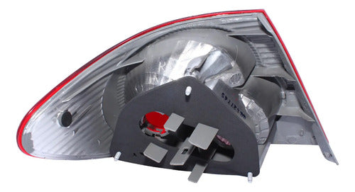 Farol Trasero Derecho Toyota Corolla Ojo Rosa 2005 2007