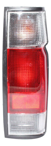 Farol Trasero Tyc Nissan D21 2001 2005 Derecho Rojo