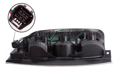 Farol Trasero Derecho Mazda Bt50 2.5 Wlat 4wd 2010 2012