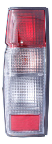 Farol Trasero Izquierdo Nissan Terrano D22 2.7 Td27 2002 2007