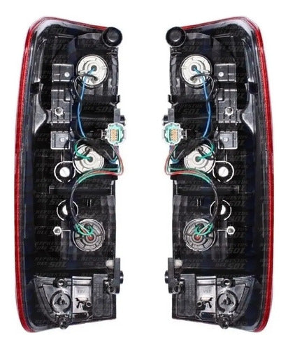 Farol Trasero Nissan Np300 2015 2018 Par