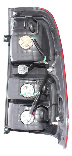 Farol Trasero Tyc Toyota Hilux 2016 2024 Izquierdo Rojo