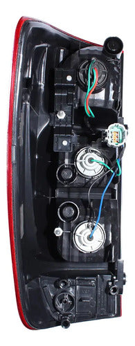 Farol Trasero Tyc Nissan Np300 2016 2020 Derecho Rojo