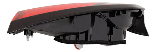 Farol Trasero Interior Nissan Versa 2020 2023 Derecho Rojo