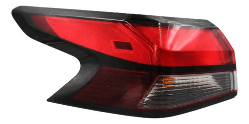 Farol Trasero Exterior Nissan Versa 2020 2025 Izquierdo Rojo