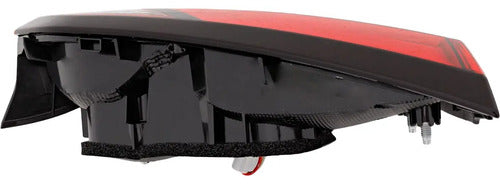 Farol Trasero Interior Nissan Versa 2020 2023 Izquierdo Rojo
