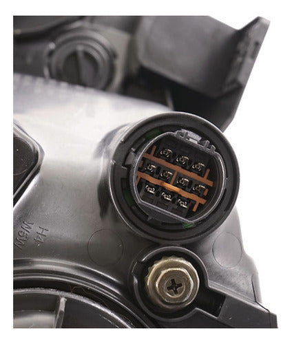 Optico Derecho Hyundai Verna Plus 1.4 G4lc 2021 2022