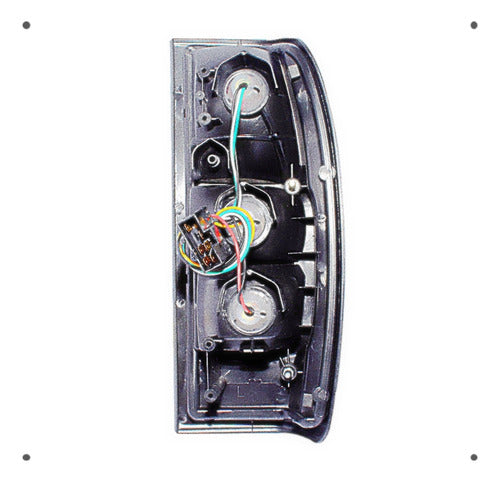 Farol Trasero Izquierdo Nissan Terrano D22x 2.5 2009 2015