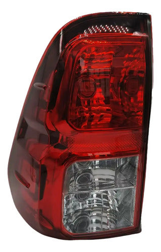 Farol Trasero Izquierdo Toyota Hilux Revo 2016 2024 Rojo