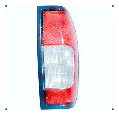Farol Trasero Derecho Nissan Terrano D22x 2.5 2009 2015