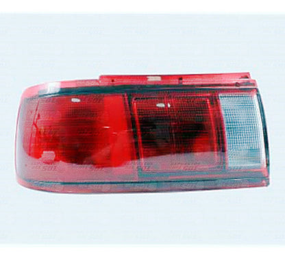 Farol Trasero Izquierdo Nissan V16 1.6 Ga16dne 2005 2011