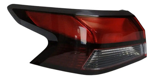 Farol Trasero Exterior Nissan Versa 2020 2025 Izquierdo Rojo